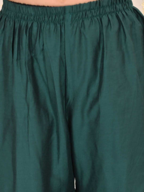 Girl's' Green Embellished Kurta Pyjama Set